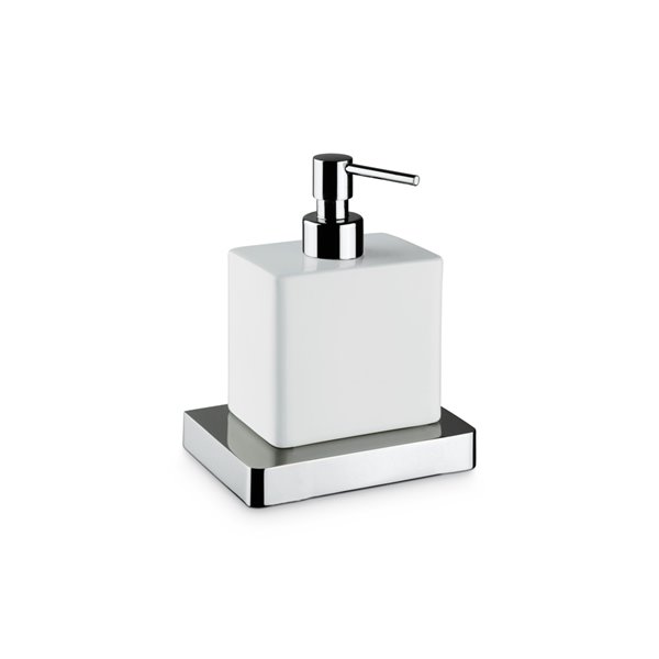 Free standing soap dispenser